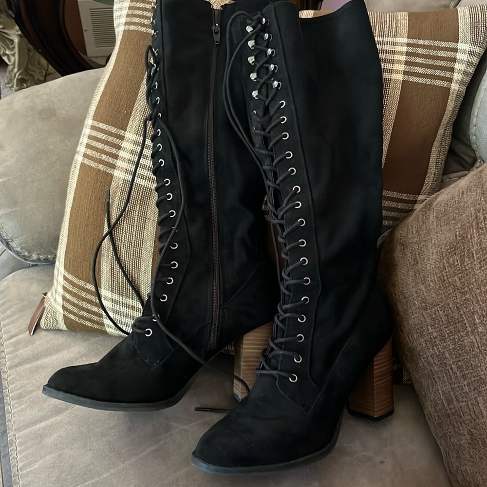 Elegant Black Lace-Up Heeled Boots